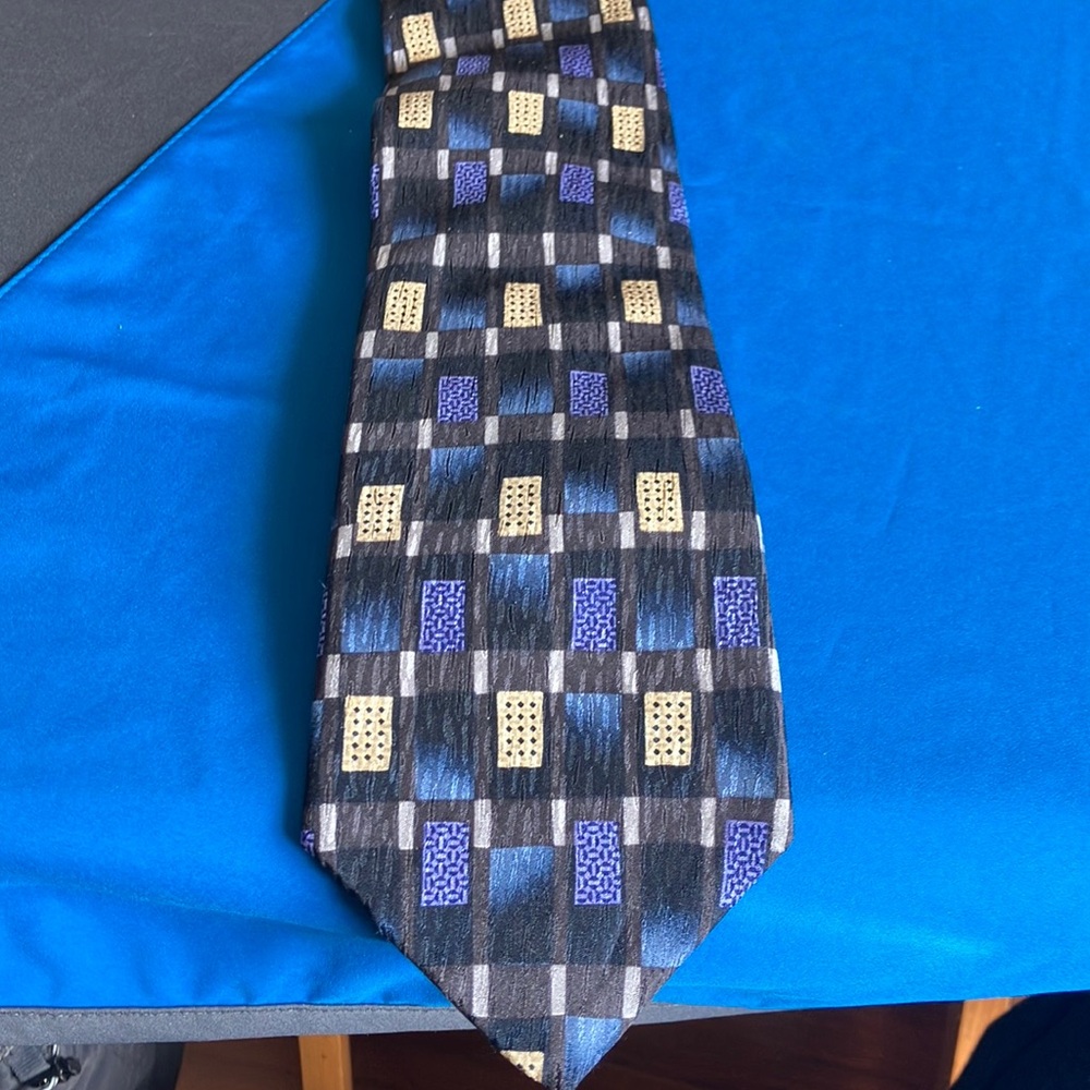 Cocktail collection Geometric Patterned silk Tie